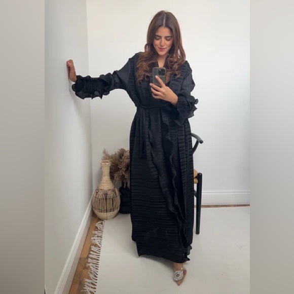 Fash Focused Modest Black Dress - Picture 1 of 5